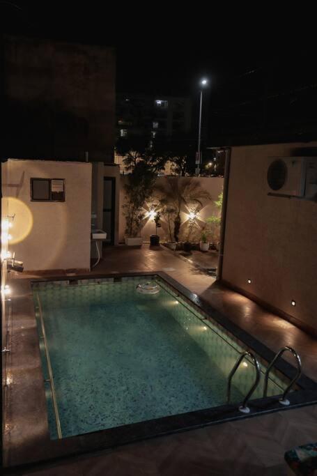 Saiba Outhouse- 4 Bed Room- Pool- Theatre- Partyhall- Garden & Terrace Sitting Area Jaipur Eksteriør billede