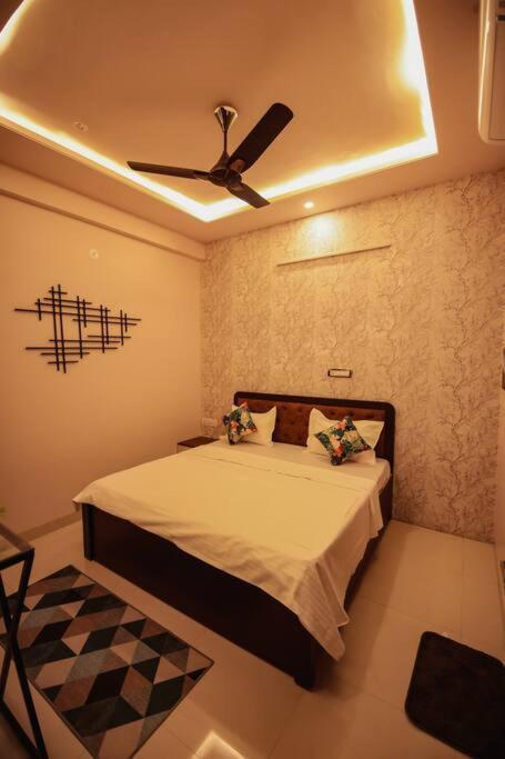 Saiba Outhouse- 4 Bed Room- Pool- Theatre- Partyhall- Garden & Terrace Sitting Area Jaipur Eksteriør billede