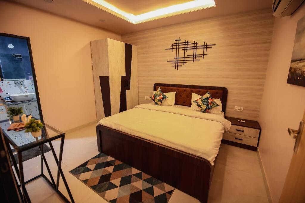 Saiba Outhouse- 4 Bed Room- Pool- Theatre- Partyhall- Garden & Terrace Sitting Area Jaipur Eksteriør billede