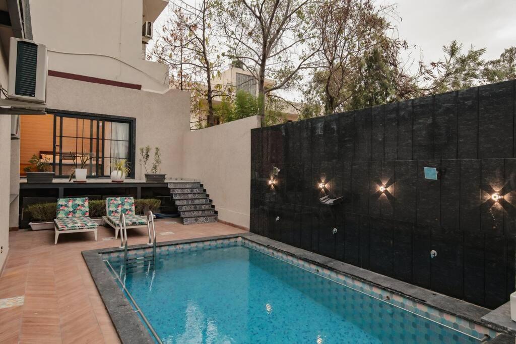 Saiba Outhouse- 4 Bed Room- Pool- Theatre- Partyhall- Garden & Terrace Sitting Area Jaipur Eksteriør billede
